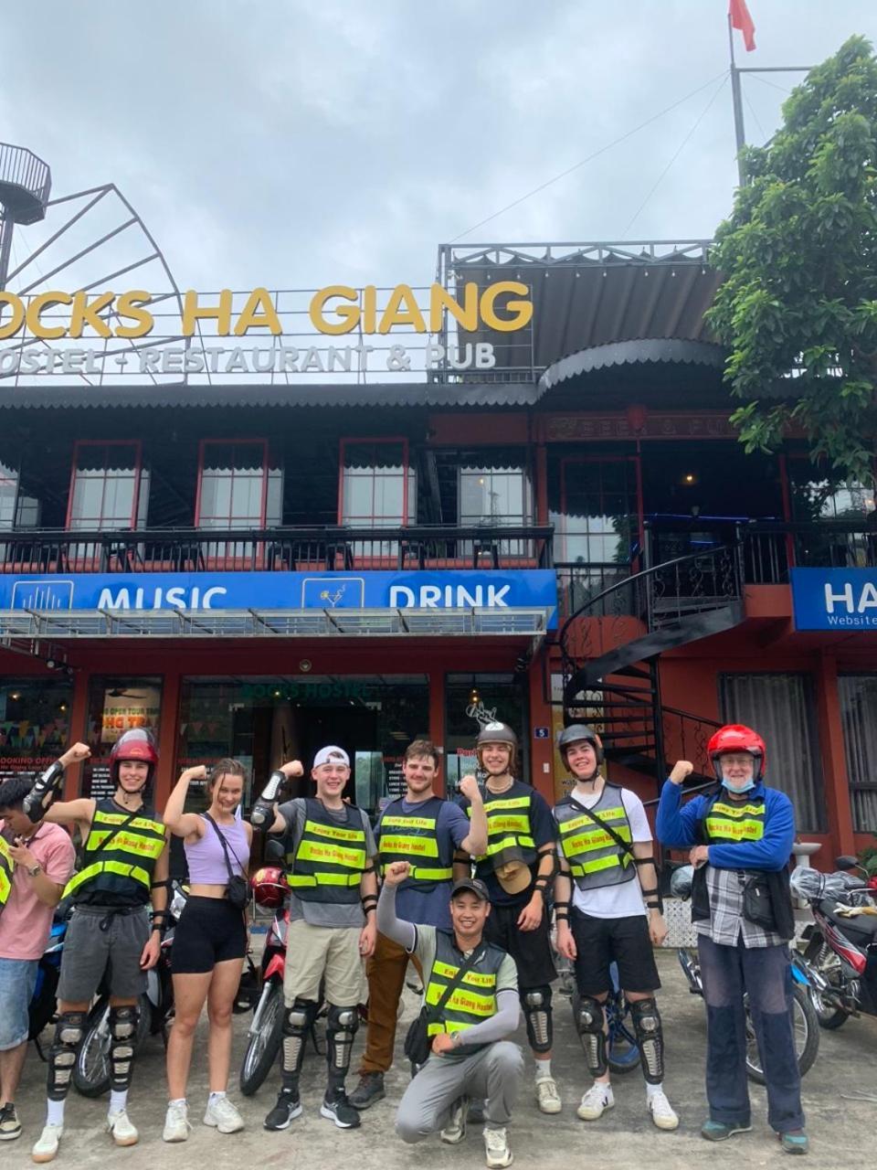 Rocks Ha Giang Hostel & Tour 외부 사진